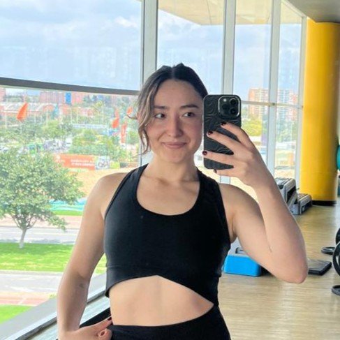 Alejandra Lázaro